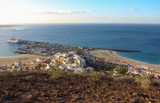 Puerto de Los Cristianos